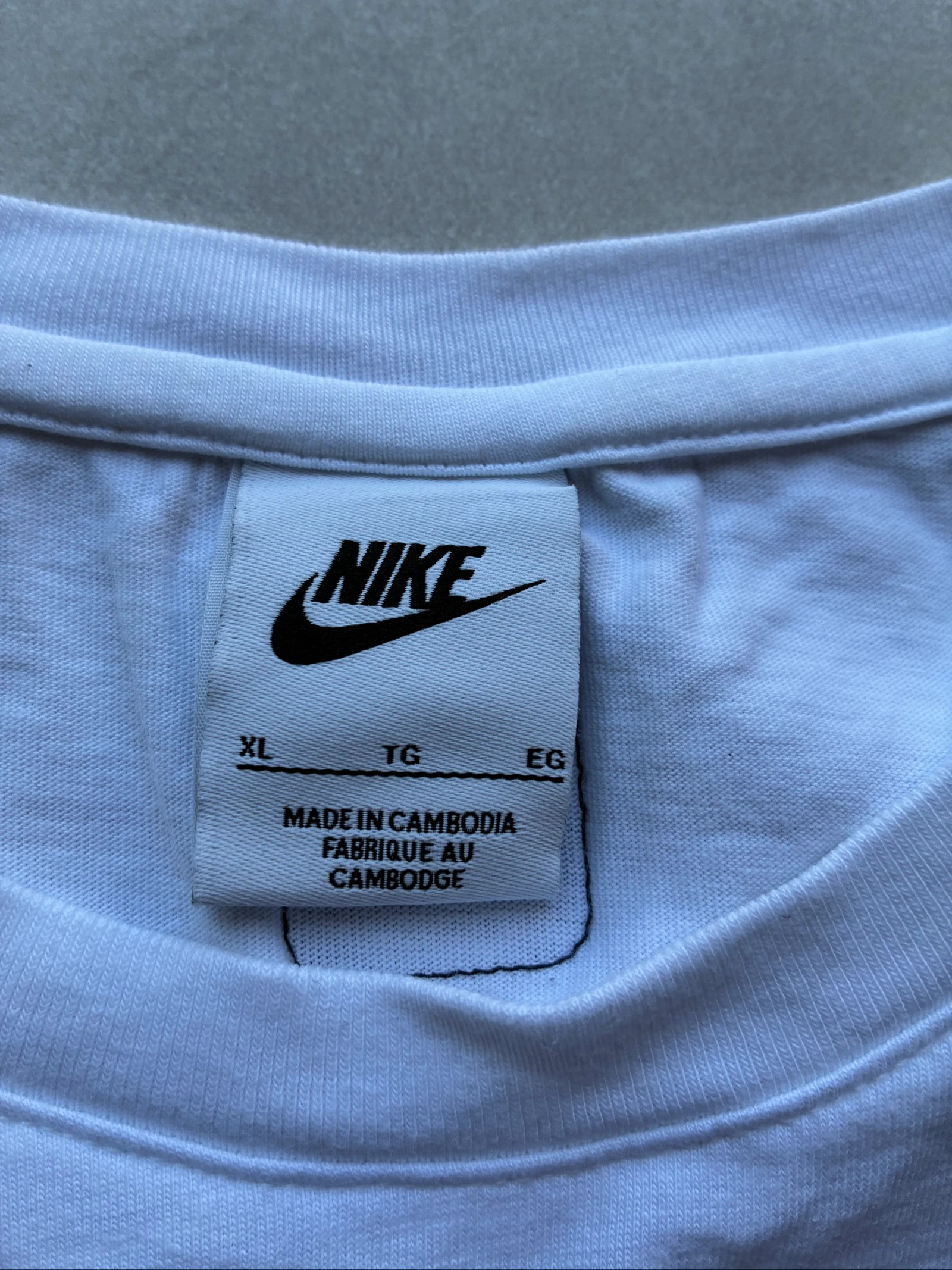 T-Shirt Nike Air Max 95/25 Branca Vintage Y2K com Estampa GG Streetwear Rara – photo 3